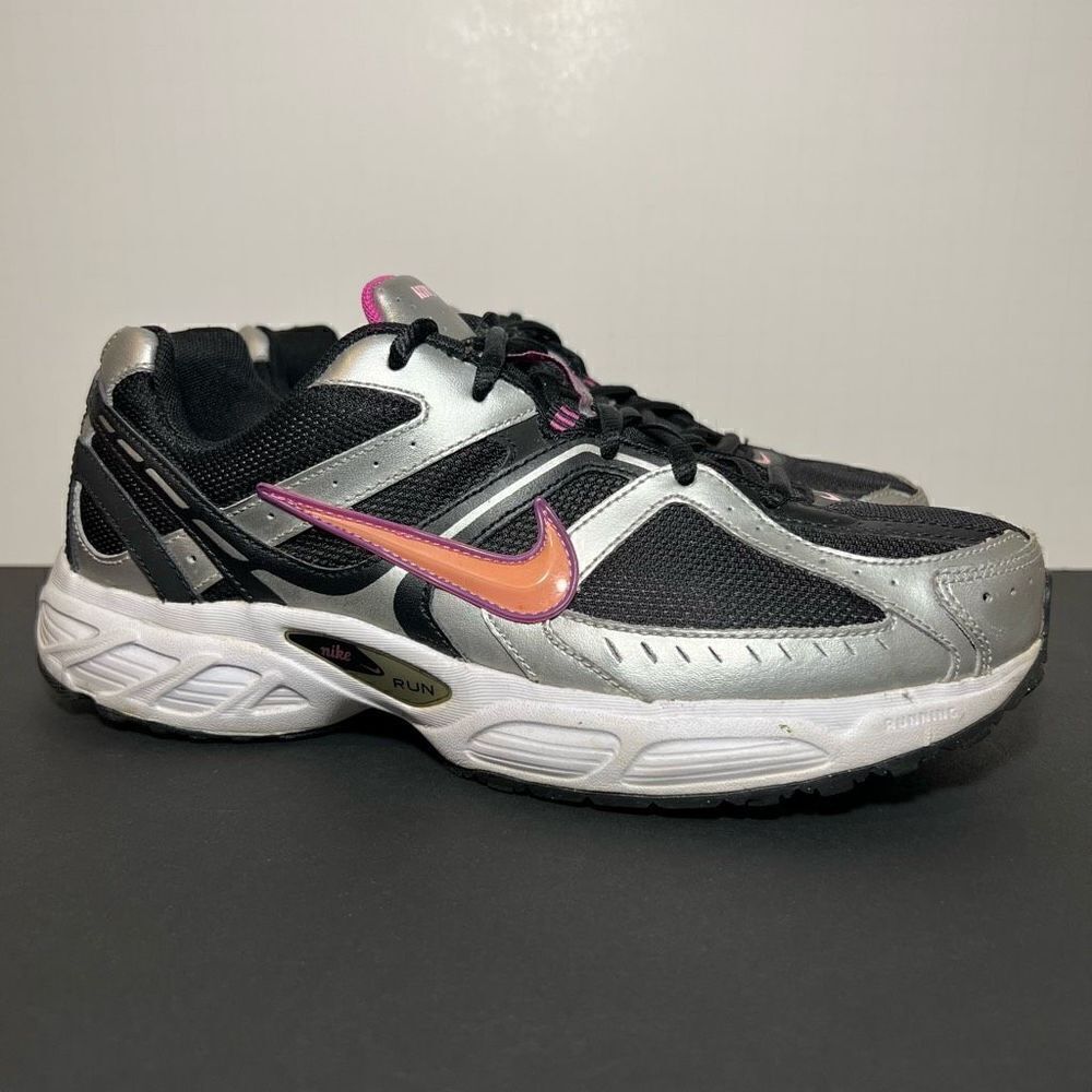 Womens Vintage NIKE Compete Black Running Shoes / Size 9.5